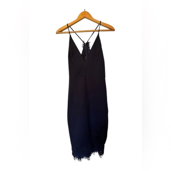 ASTR The Label Midi Dress S V-Neck Stretch Sleeveless Navy Blue Lace Hem Dateout - Picture 1 of 10